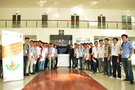 Tuần thực tế sinh viên chuyên ngành kĩ thuật ô tô cùng Hyundai Thành Công